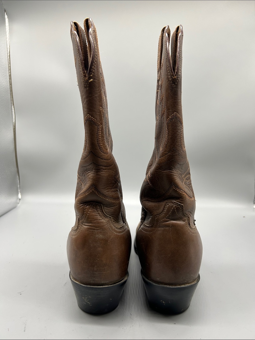 Ariat Heritage Round Toe Cowboy Western Boots - Picture 3 of 8